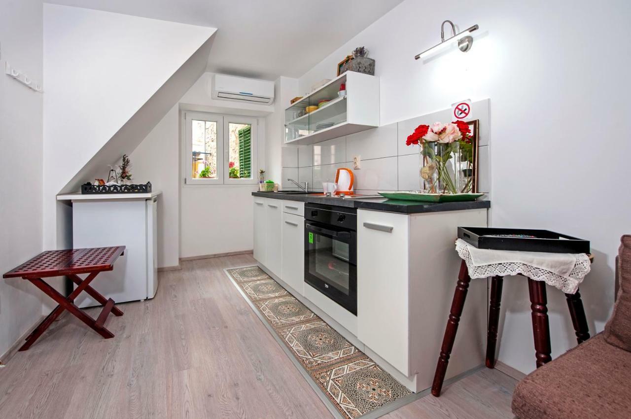 Apartman Delfin Ровінь Екстер'єр фото