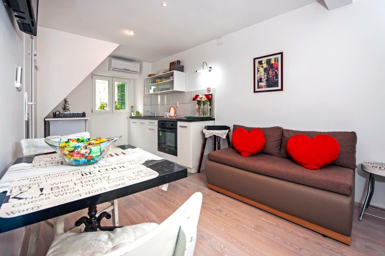 Apartman Delfin Ровінь Екстер'єр фото