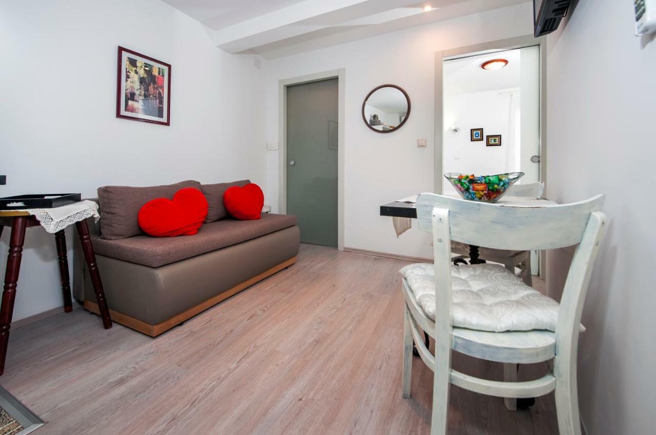 Apartman Delfin Ровінь Екстер'єр фото